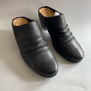 Clarks Womens Black Leather Slip-On Loafer Mules Size 9 NWT